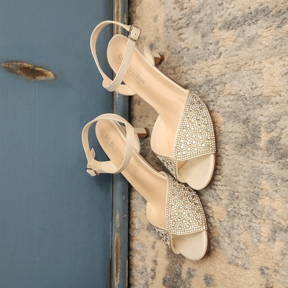 Davids Bridal DeBlossom Collection Bridesmaid Heels - Picture 1 of 3